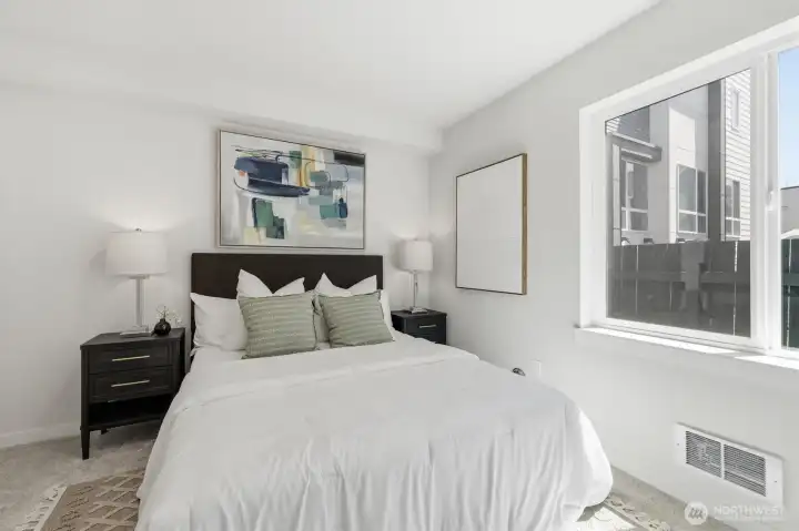Spacious 2nd bedroom
