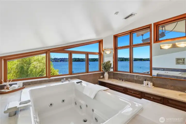 Jetted Tub & Lake Views