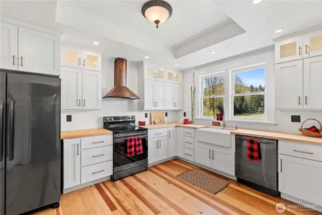 Completely remodeled kitchen with brand new appliances.