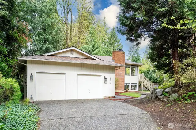Attached 2 car garage