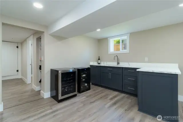 2nd kitchen area. Sink and Cabinets included.