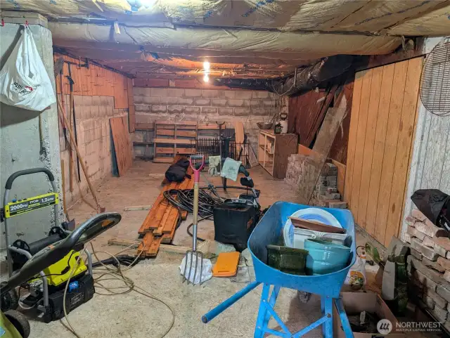 Bonus Storage area on side/under home. Has large covered front area too, could be more parking etc!