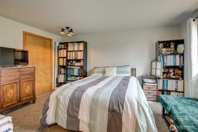 1st Floor Primary with full bath