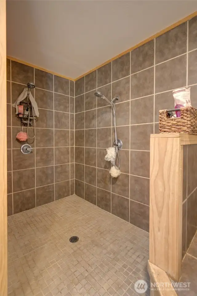 Primary ensuite, cont.