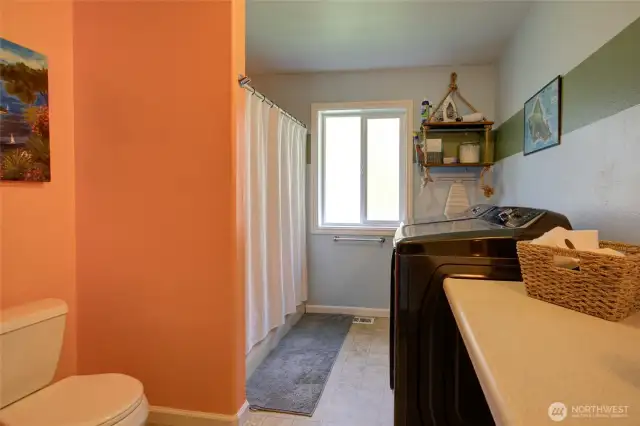Full bath, cont.
