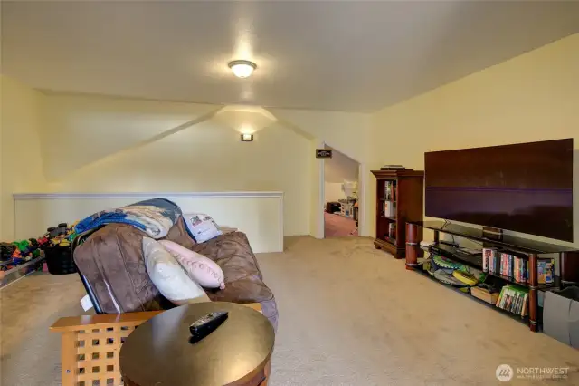 Upstairs family room, cont.
