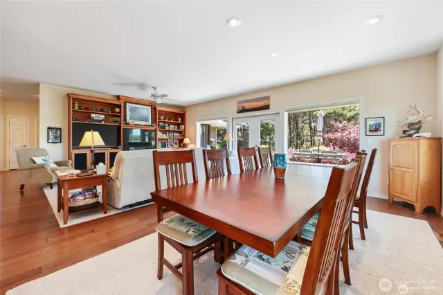 Room for a large dining table