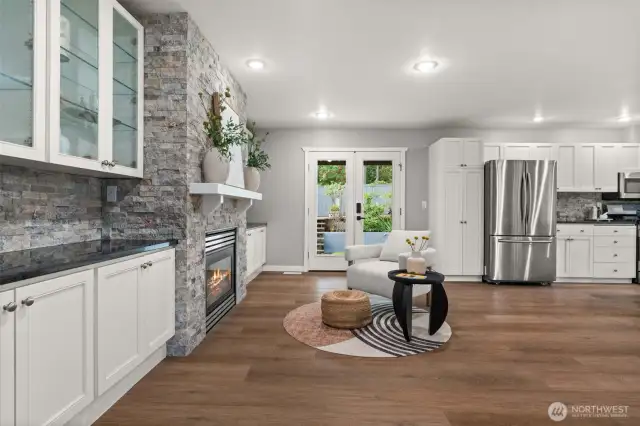 darling sitting area to stay connected to the cook!
