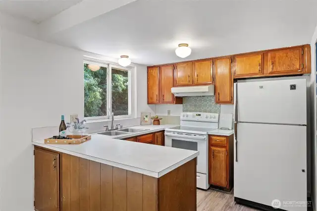 Enjoy cooking in this cute kitchen!