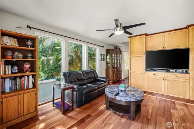 Built in wood cabinets. Ceiling fan.