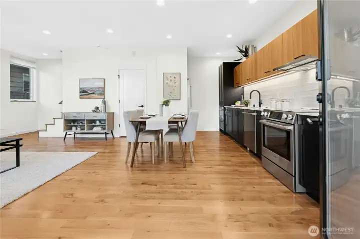 Plenty of kitchen to have more than one cook share this space!