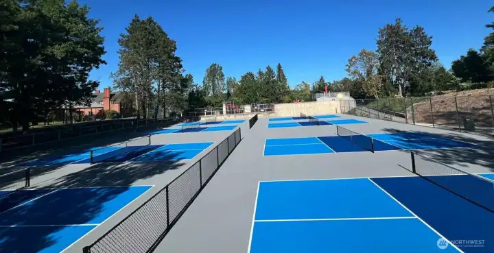 Pickleball Courts at Luther Burbank Park
