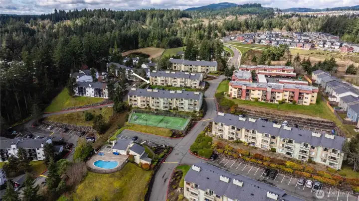 This condo is a ground floor condo located in Building F. Gives you good proximity to the amenities but a nice sound buffer from the sport courts and pool area.