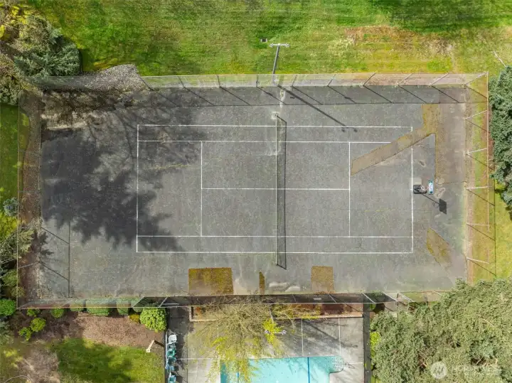 Pool - Lakeside Village Condos