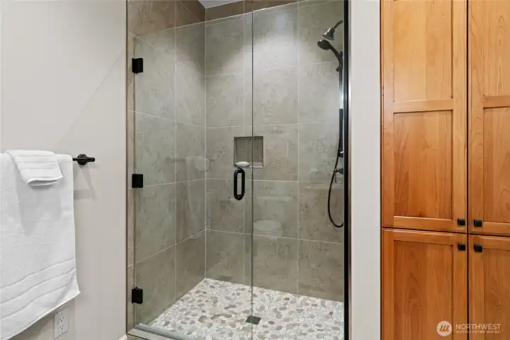 Radiant heated flooring, granite countertops