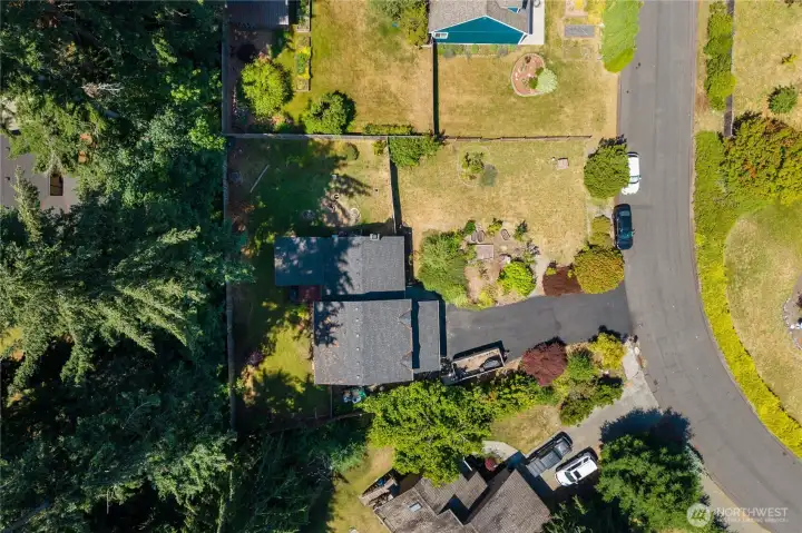 Home sits down off the street of this dead-end cul-de-sac