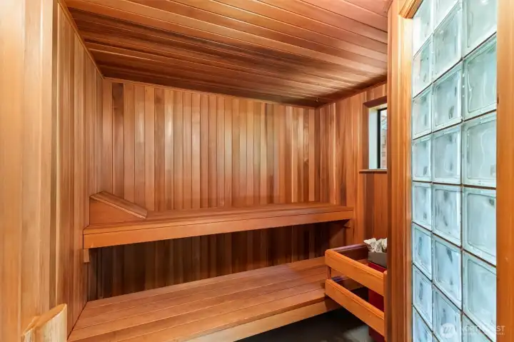 Like-new sauna. Like-new sauna.
