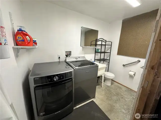 Laundry & 1/2 bath in garage