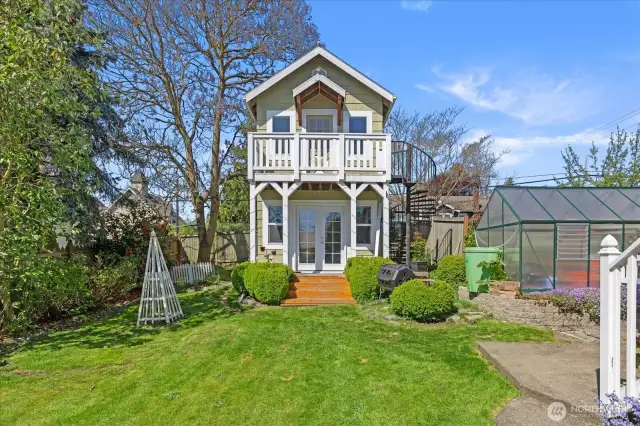 Detached permited outbuilding.  Possible airbnb?