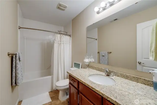 Upstairs full bathroom
