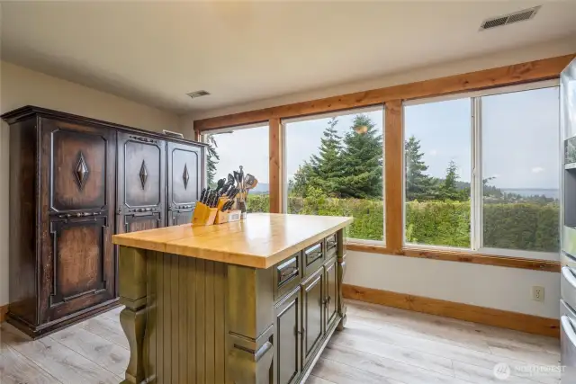 Lower eating area and view windows