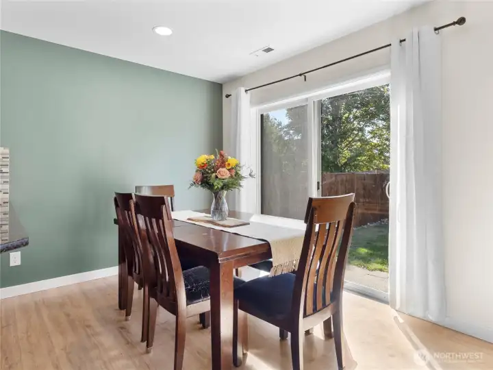 DINING AREA - Door to large rear yard!