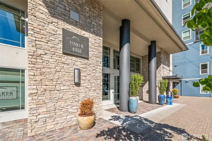 The Baker condos at Point Ruston are near the heart of the community but yet far enough away that you get to enjoy a calm peace.