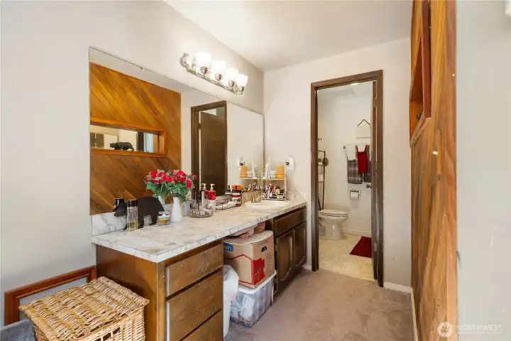 Master Bathroom Master Bathroom