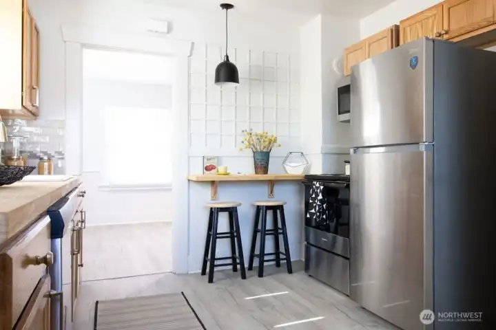 Table/bar added for additional space or entertaining