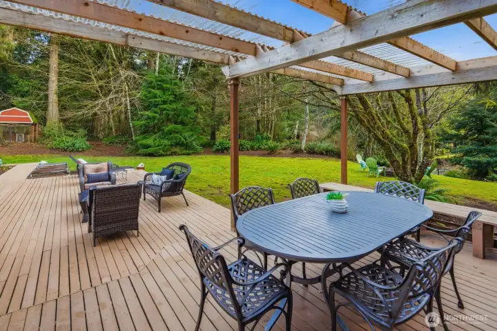 Year round outdoor entertainment under this covered area with amazing views!