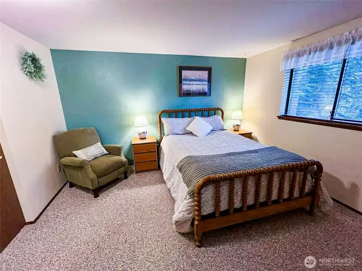 Primary bdr with ensuite bath