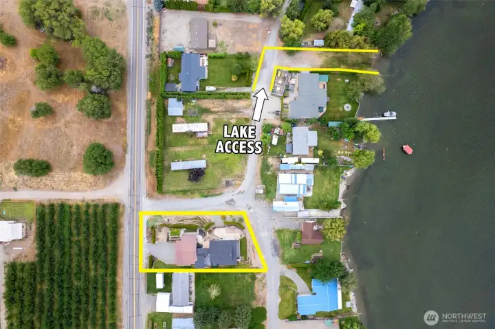 Ariel of home with lake access shown