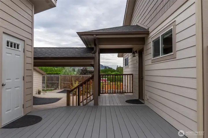 Entry to the house to the right and access to the studio/in-law suite to the left