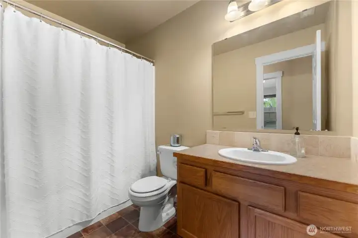 2nd Upstairs Bathroom