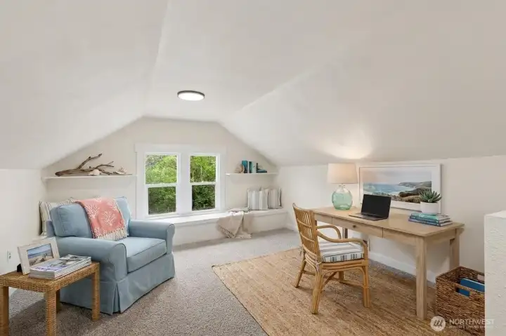 Upper Office/Play/Flex: virtually staged