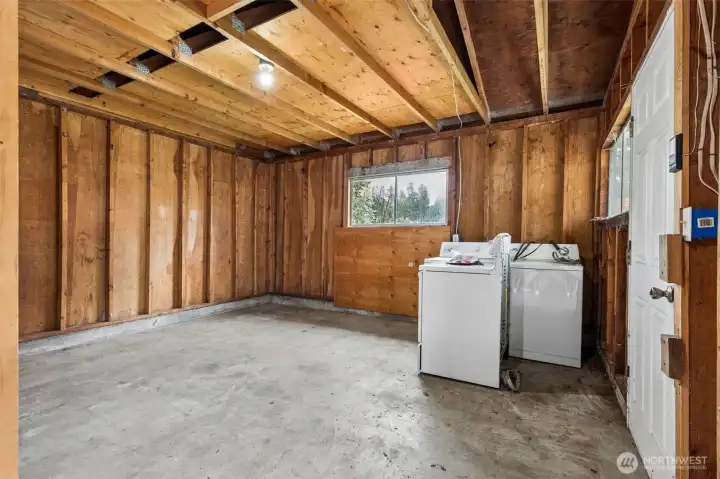 Workshop side of garage!