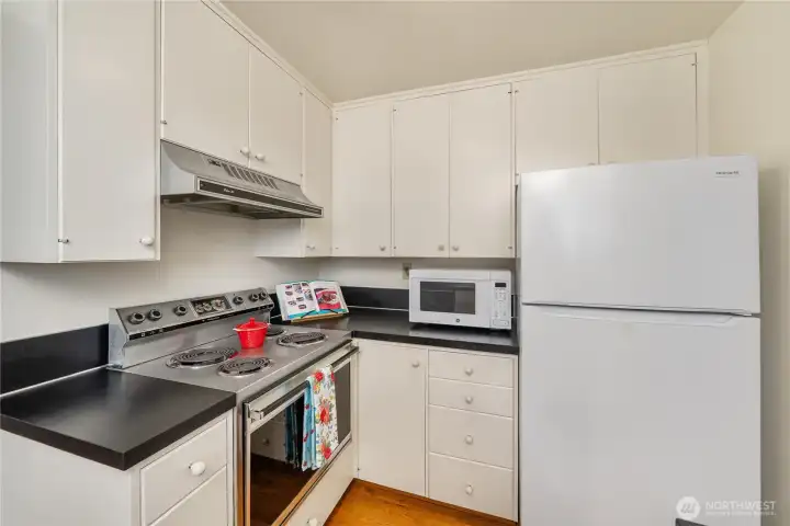 All appliances stay with the home.