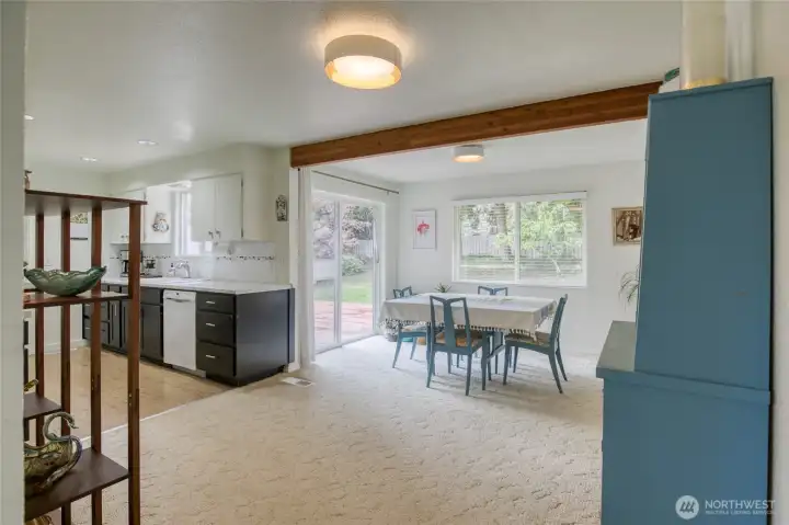Kitchen/Dining Room Kitchen/Dining Room