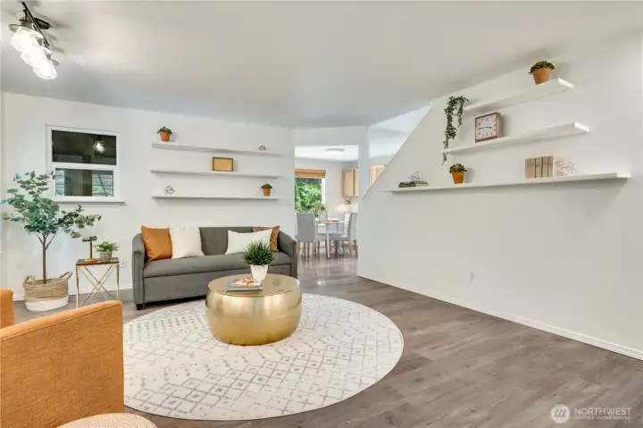 Now we're back at the beginning in the front living room. Take the stairs to visit the 2nd floor bedrooms and bathrooms. Now we're back at the beginning in the front living room. Take the stairs to visit the 2nd floor bedrooms and bathrooms.