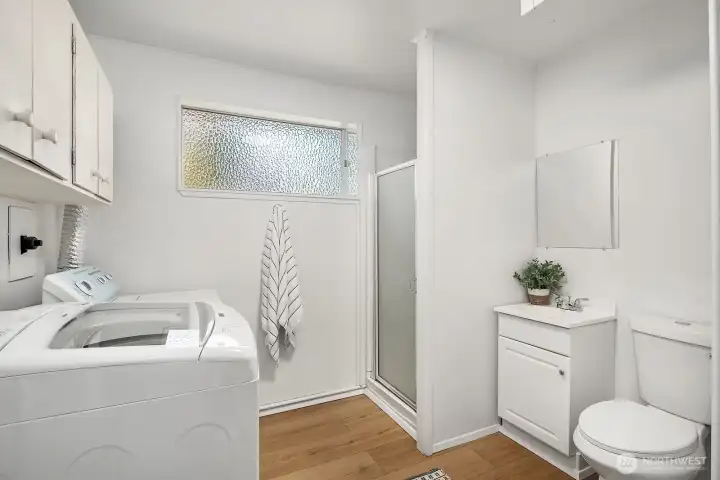 Laundry + 3/4 bath on lower level Laundry + 3/4 bath on lower level