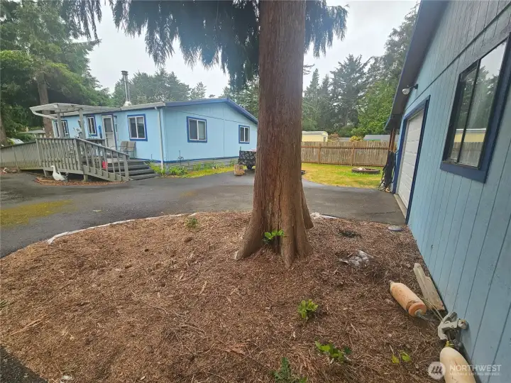 Nice sized lot for room to roam and easy upkeep. Nice sized lot for room to roam and easy upkeep.