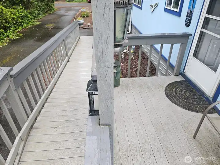 Great ramp for easy access to the living room. Great ramp for easy access to the living room.