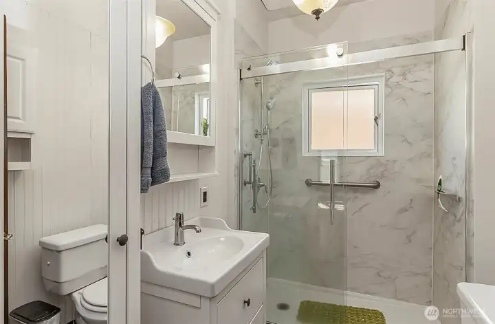almost new 3/4 walk in shower