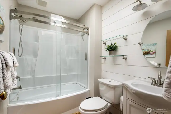 New main bath upstairs