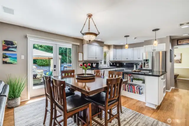 Kitchen/Eating Area