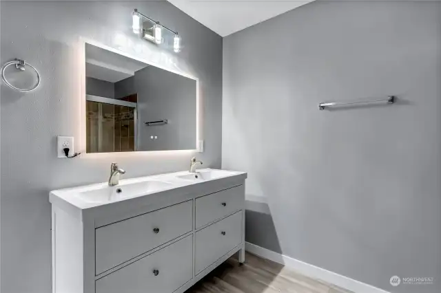 Main Bathroom w/double sink