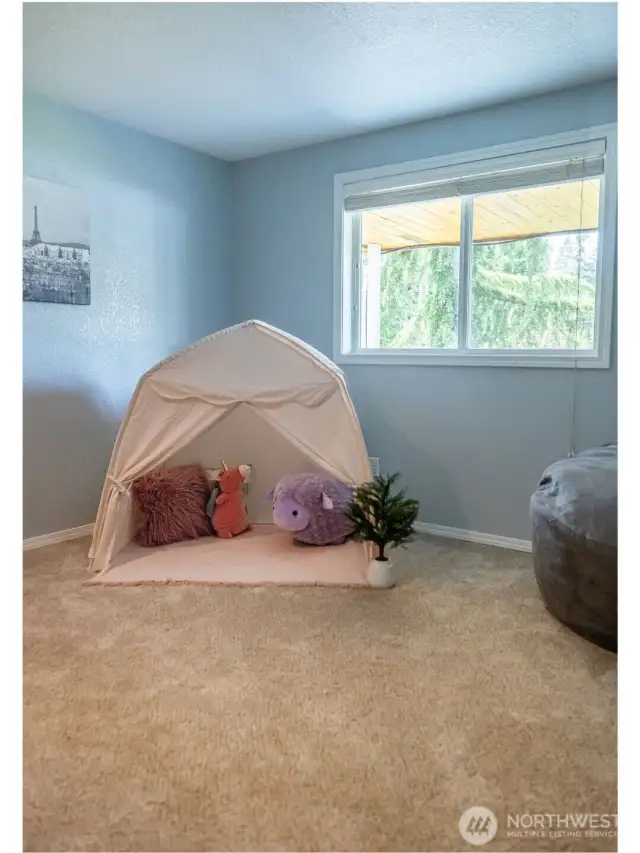 2nd bedroom