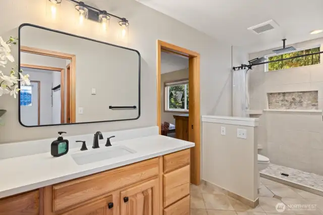Downstairs Ensuite Bathroom