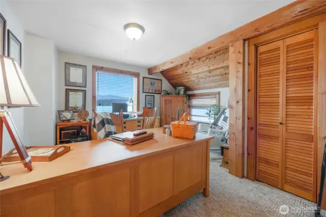 One of the Home Offices, it’s a quiet getaway.
