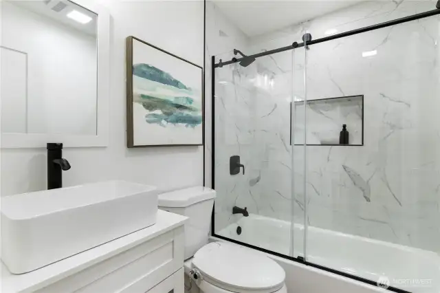 Full guest bathroom